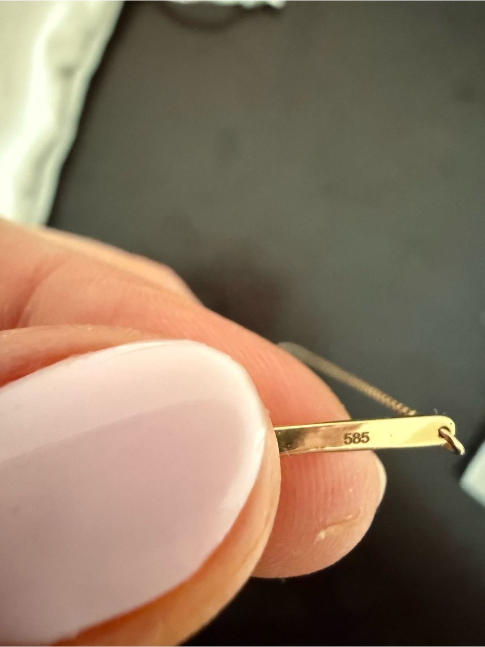 Kendra Scott Katy Pendant Necklace White Diamond 14k Yellow Gold - Picture 7 of 9